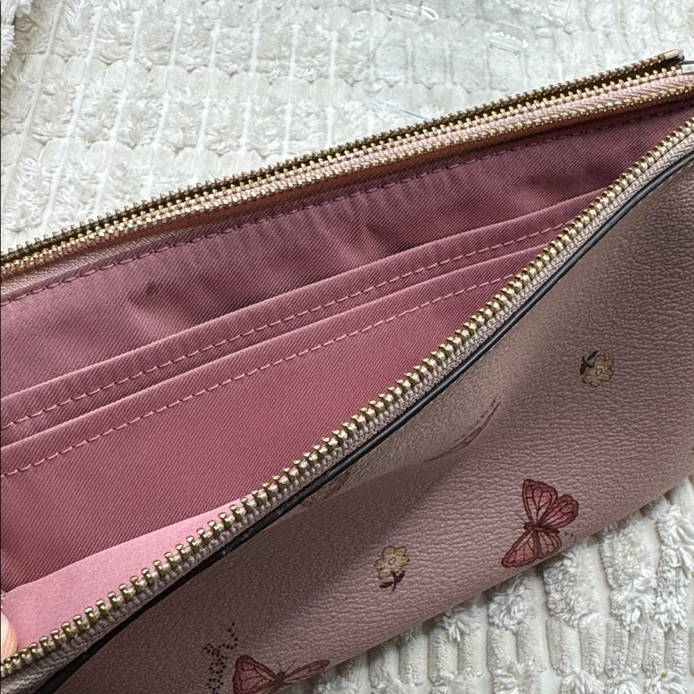 ❌SOLD❌Coach Butterfly Double Zip Wristlet - Picture 8 of 10